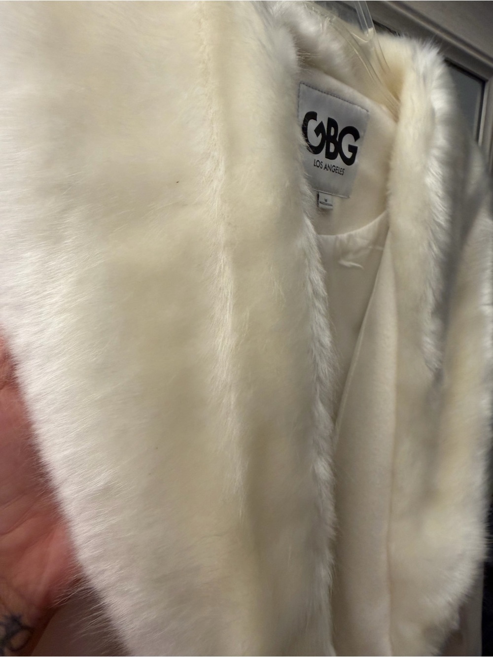 GBG Los Angeles Ivory Faux Fur Walker Coat M Like New Elegant Winter Coat - Picture 9 of 13